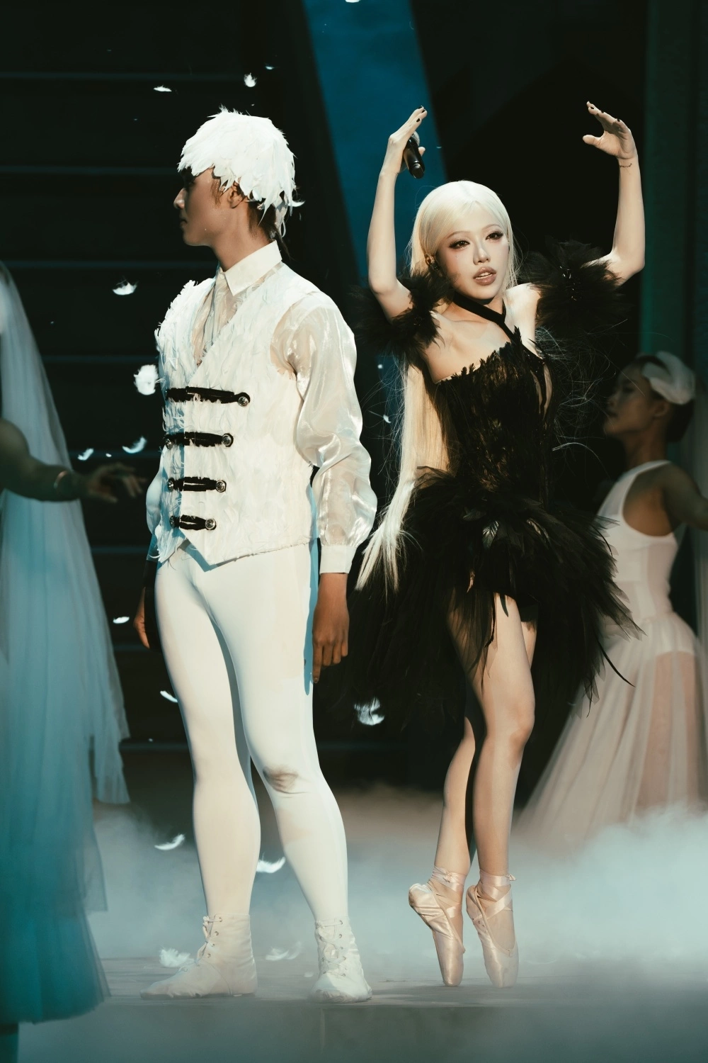 Phùng Khánh Linh ôn thời cơ cực