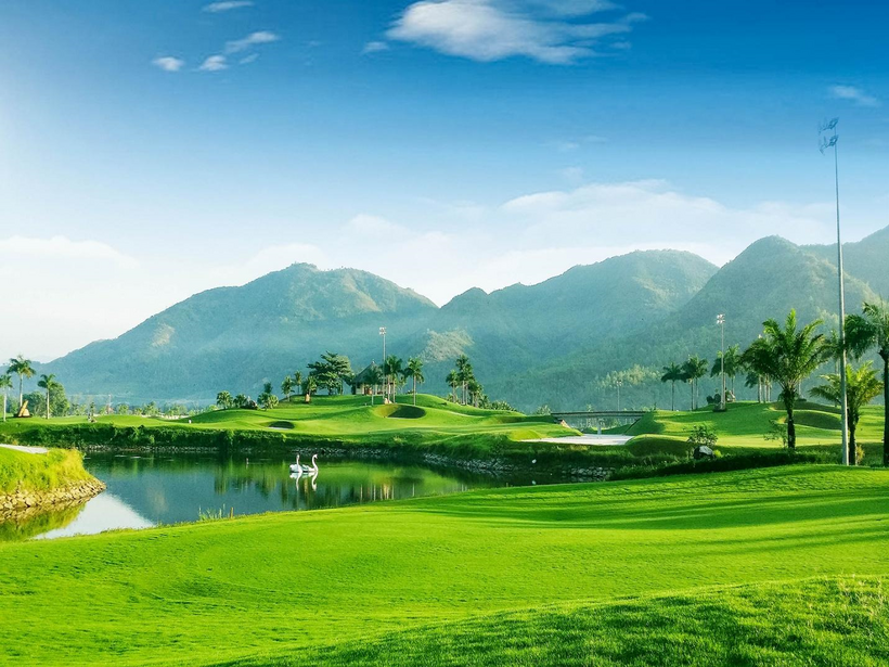 Diamond Bay Golf & Villas: Sân chơi của những tiêu chuẩn khắt khe.