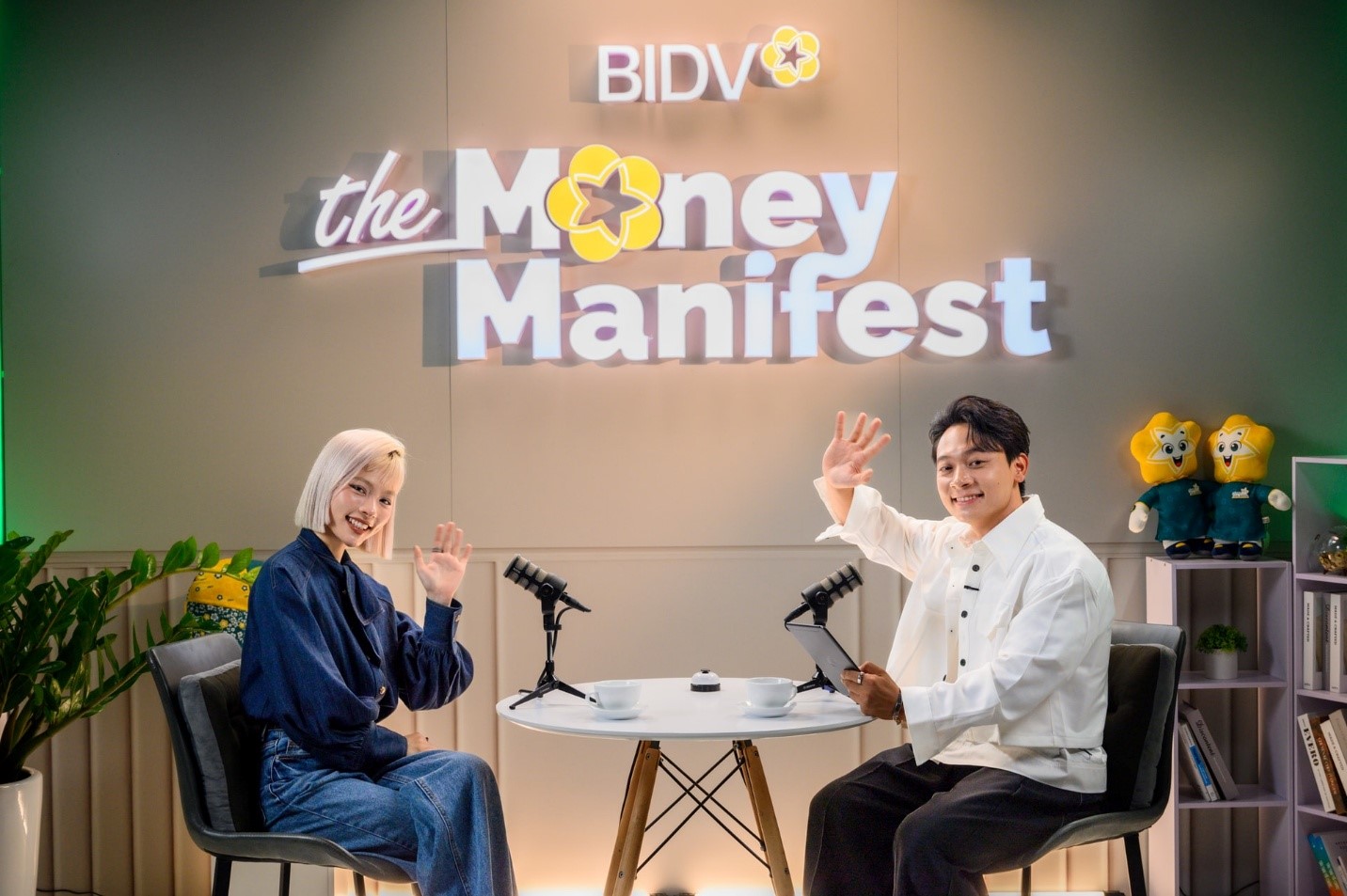 Podcast tài chính dành cho giới trẻ The Money Manifest với dàn khách mời là những KOL/KOC quen thuộc với giới trẻ đã gây ấn tượng với giám khảo The Stevie Awards